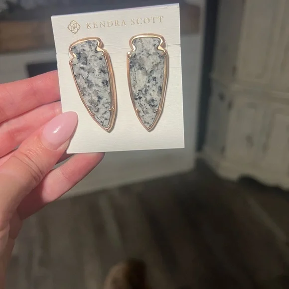 Kendra Scott Marble Patterned Earrings - Picture 2 of 2